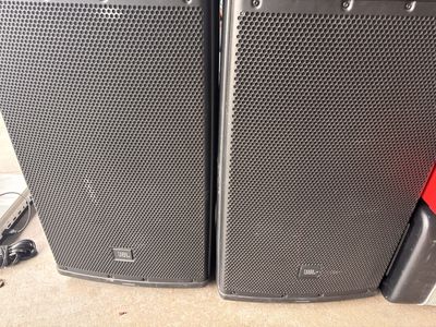 Sweet, bangin JBL eon 612 stage speakers awesome!!