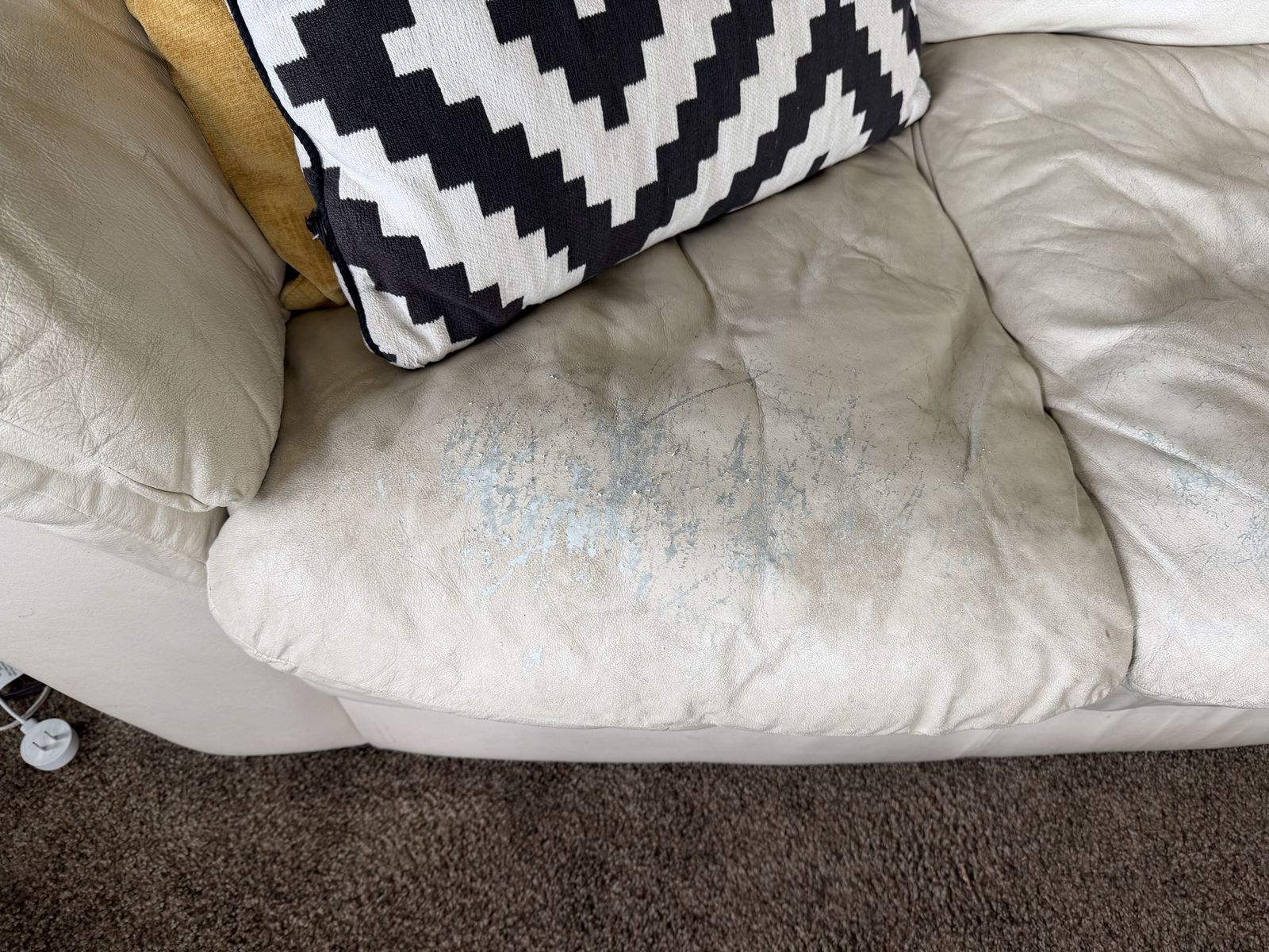 Main image 4