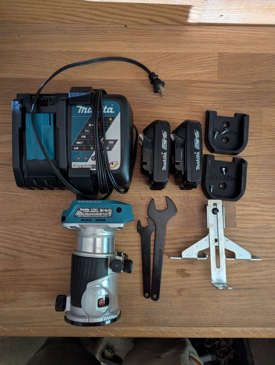 Makita XTR01 Trim Router Kit