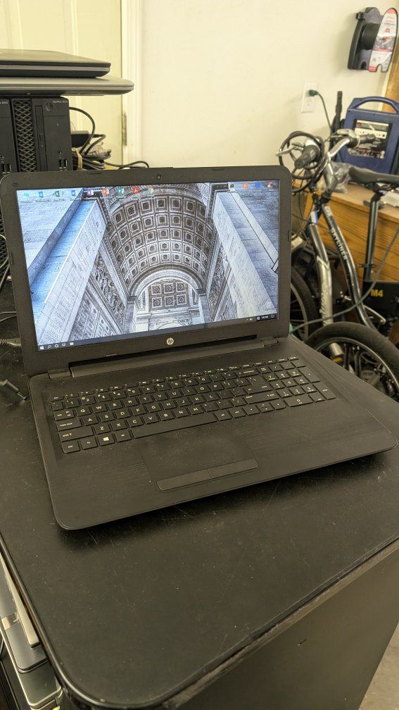 HP 15-ba009dX Laptop computer for work home office
