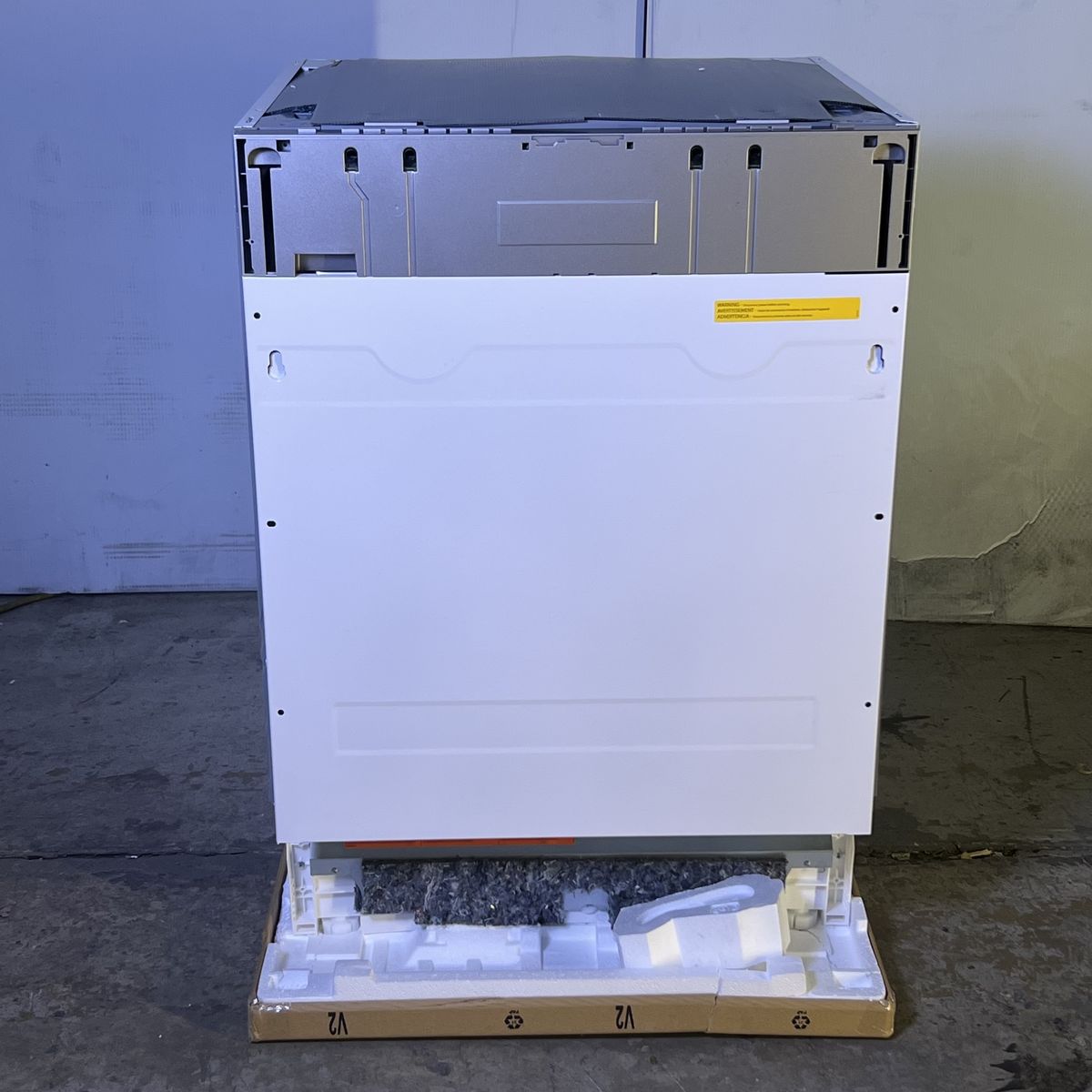 HALLMAN 24-in Top Control Built-in Dishwasher with Third Rack 24" White HDW24PW