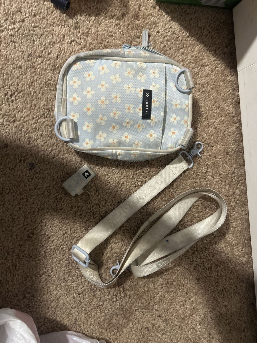 Thread Wallets Daisy Crossbody Bag - Light Blue Floral with Detachable Strap