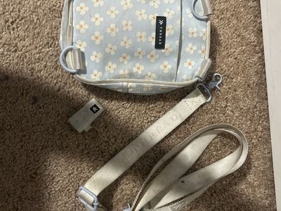 Thread Wallets Daisy Crossbody Bag - Light Blue Floral with Detachable Strap
