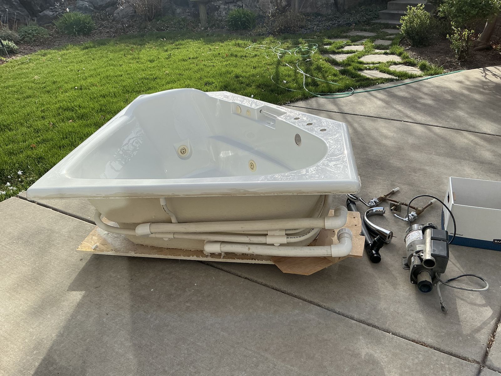 Free bath tub