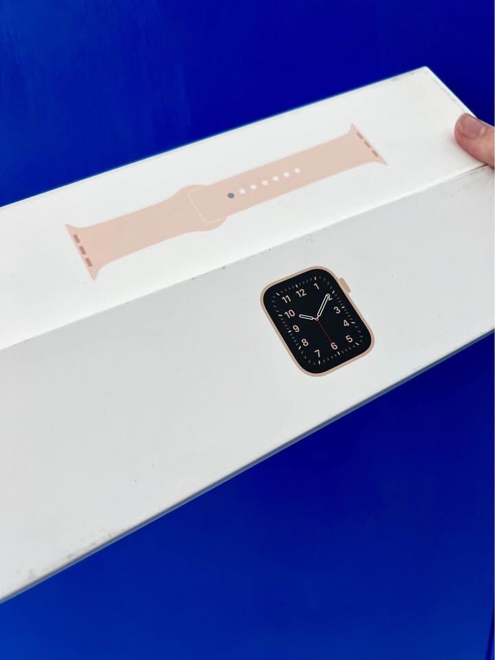 Brand New Apple Watch SE 44MM - GPS
