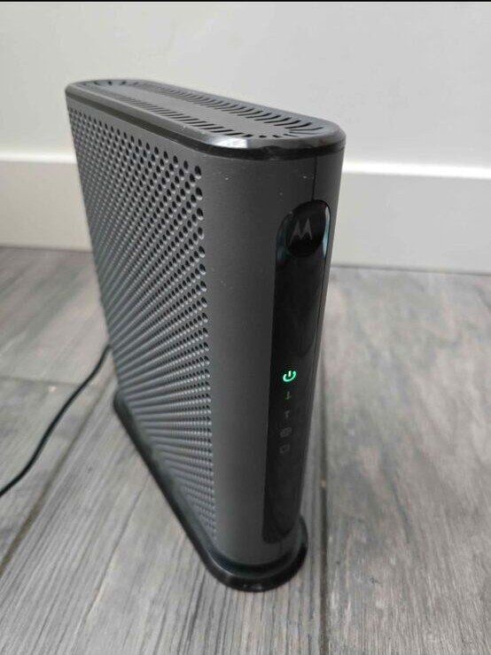 Motorola MB8600 DOCSIS 3.1 Cable Modem - Save on Rental Fees!