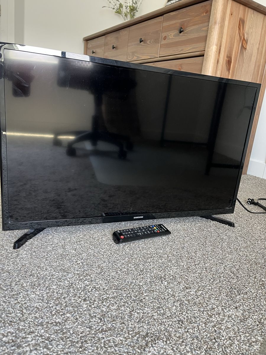 Samsung 32in TV