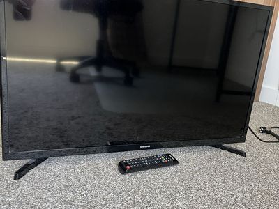 Samsung 32in TV