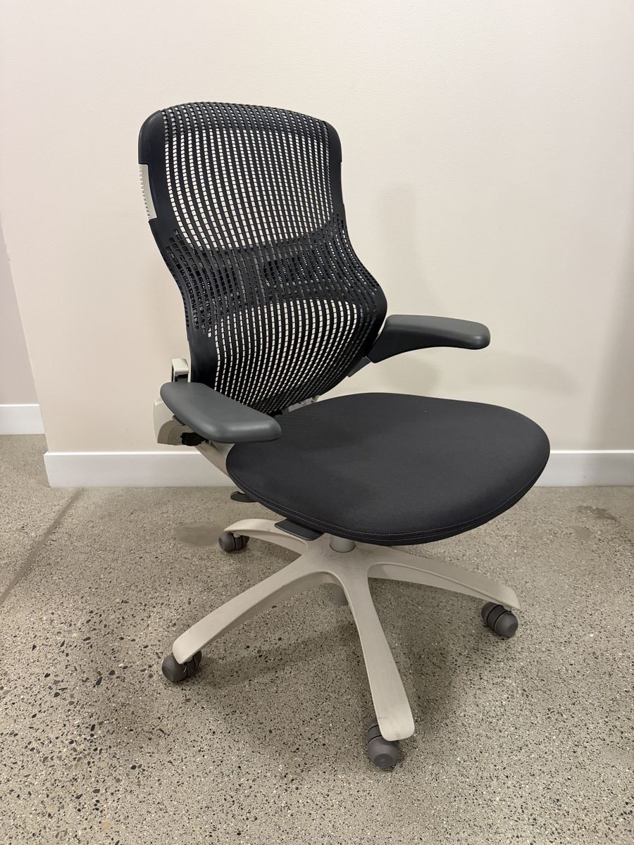 Knoll Generation Task Chair