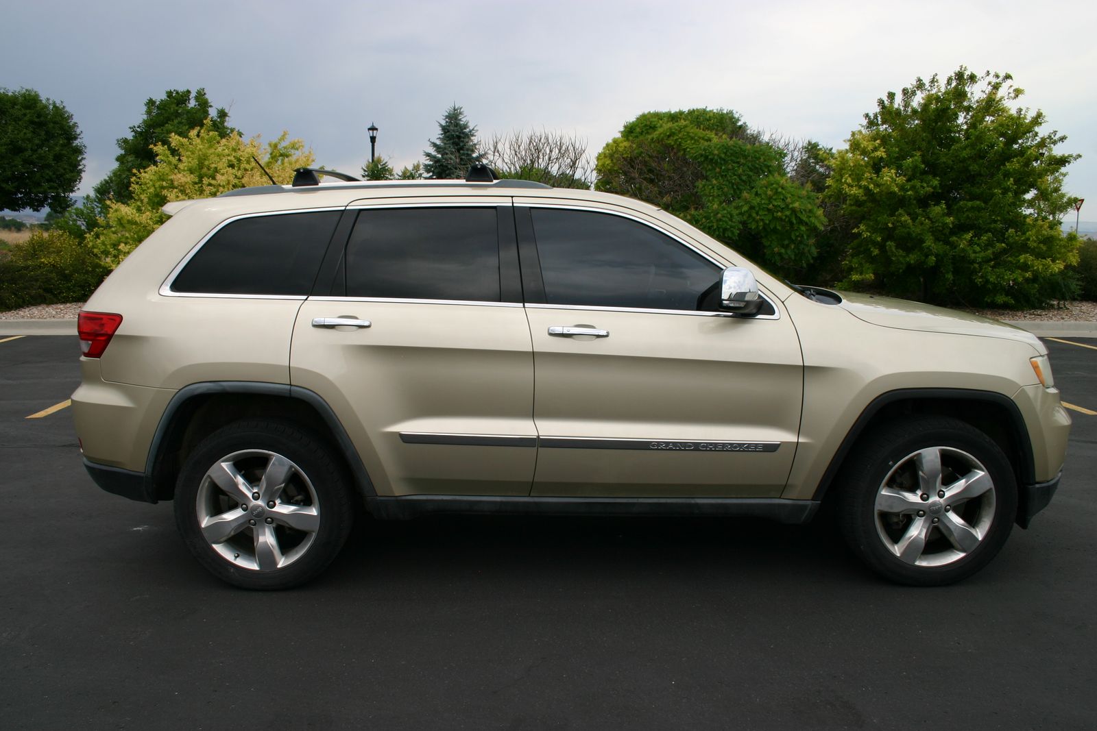 2011 Jeep Grand Cherokee Overland Summit