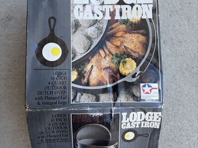 Lodge cast Iron Dutch Oven