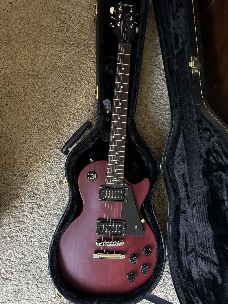 Epiphone Les Paul Studio Electric Guitar - Wine Red with Hardshell Case