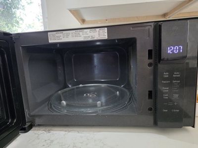 LG LMC0975ST 0.9 cu ft 1000W Countertop Microwave - Stainless Steel Smart Inverter