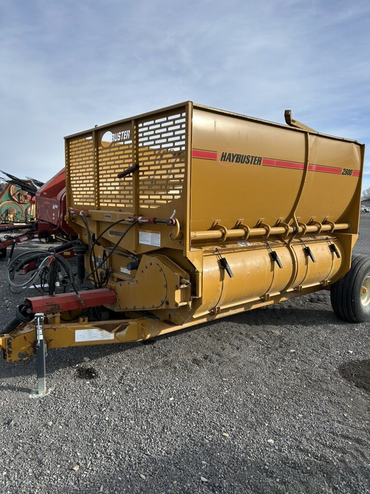 Haybuster 2800 Round Bale Processor