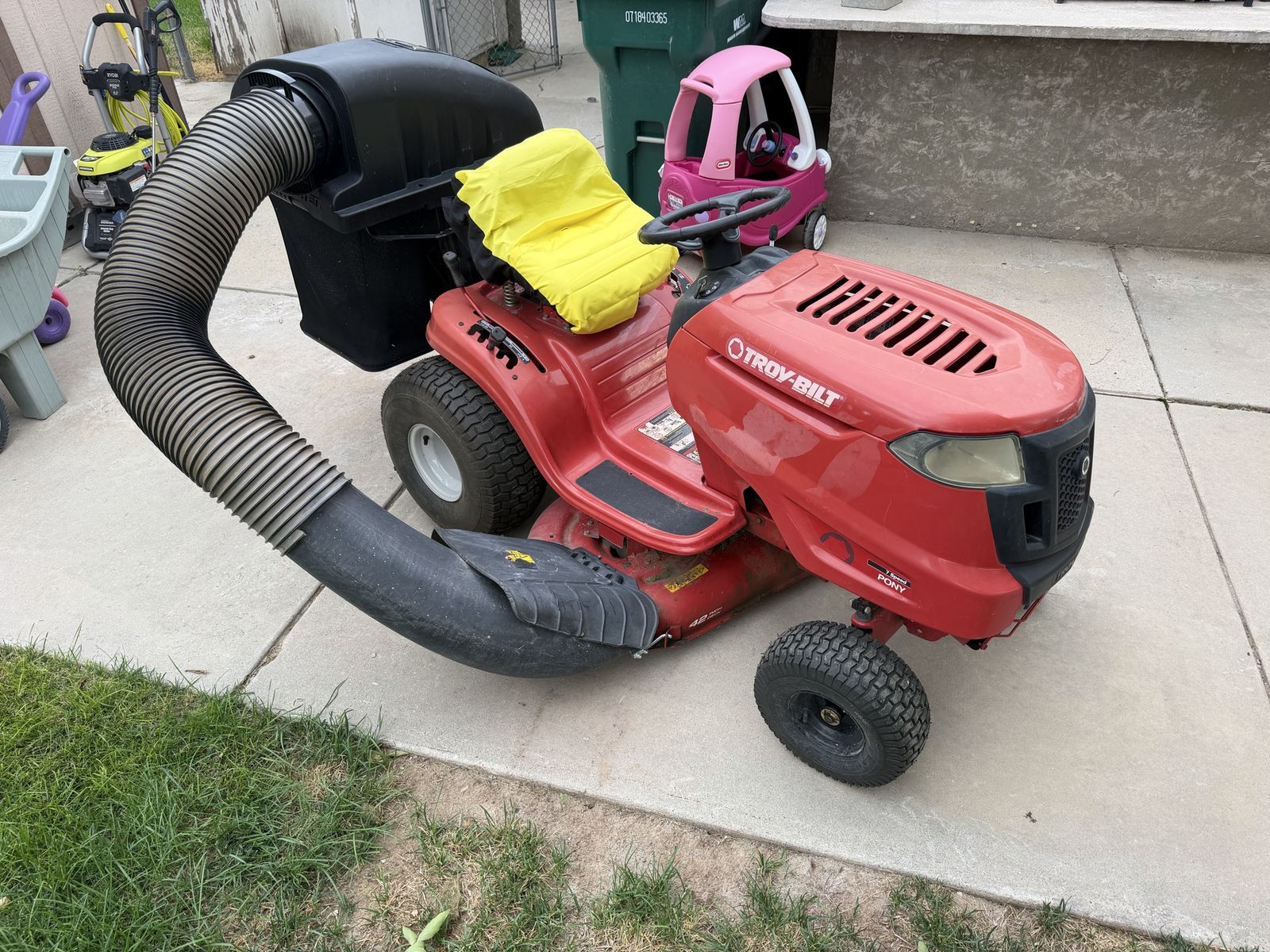 Troy-Bilt Pony 42” Riding Lawn Mower w/ Bagger Attachment