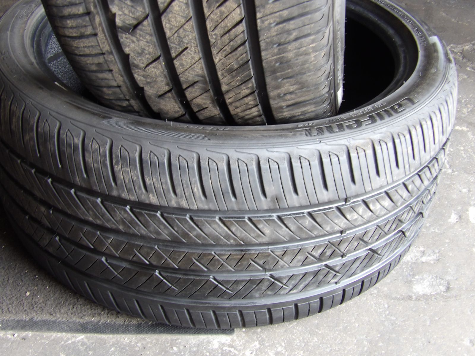 255/35R18 LAUFENN S FIT A/S PAIR OF TWO USED TIRES