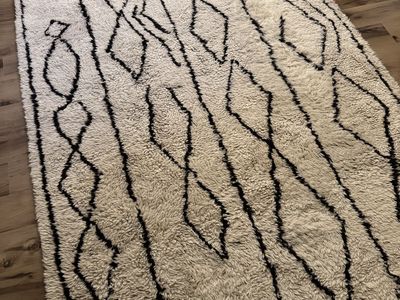 West Elm Area Rug 5x8