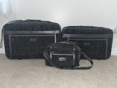 Oscar de la Renta Luggage Set 3 Piece Black Tweed