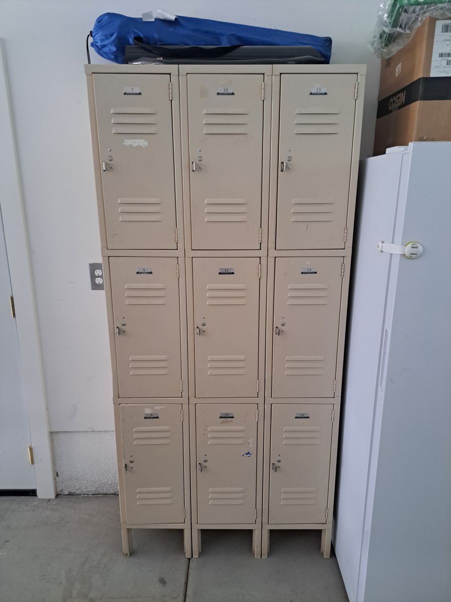 9 Lockers