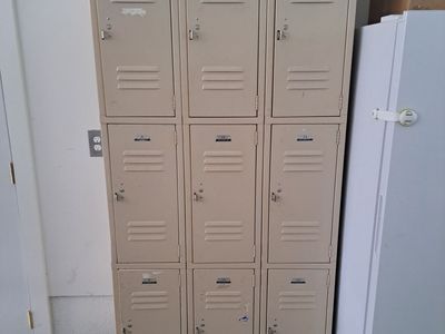 9 Lockers
