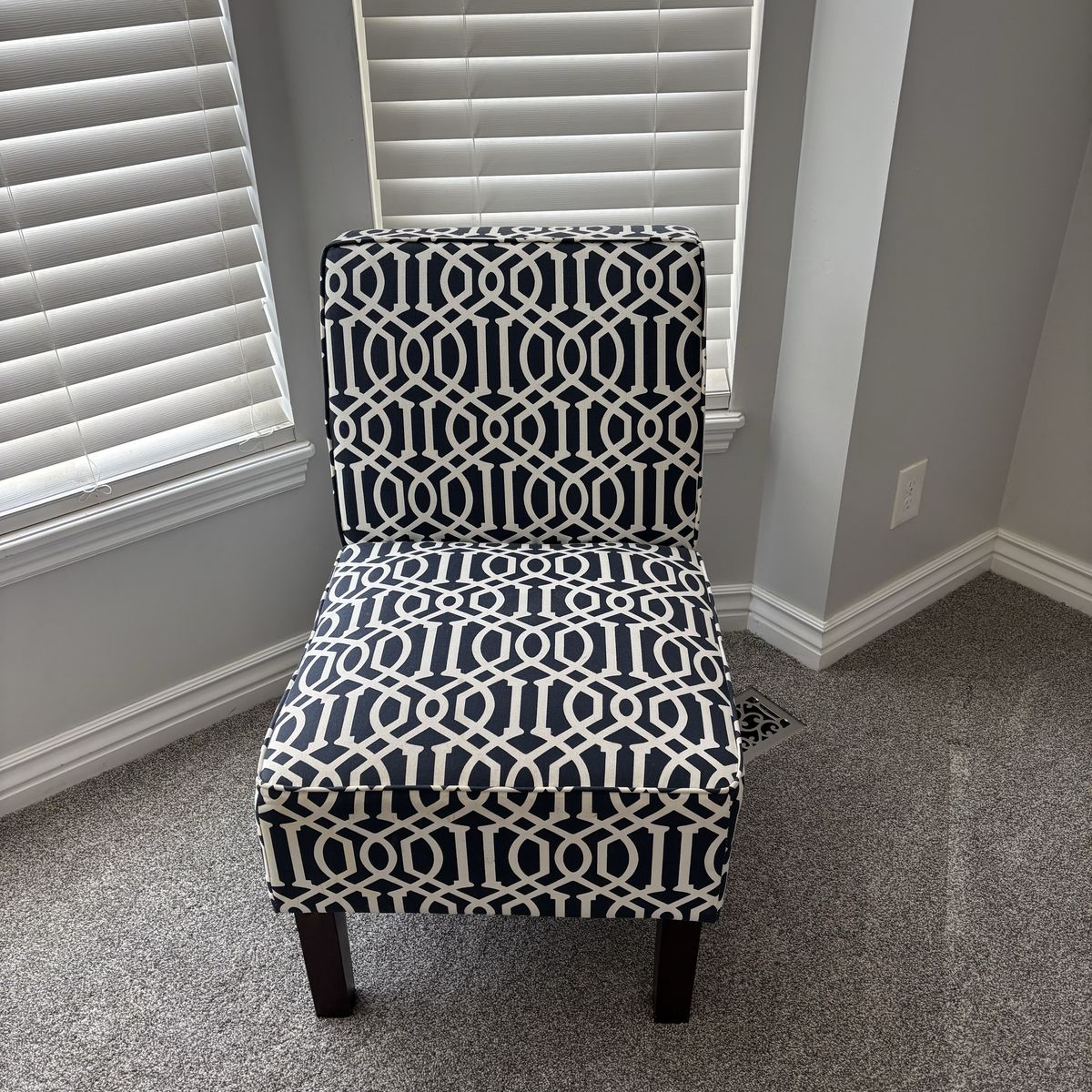 Accent chairs