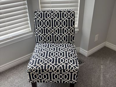 Accent chairs