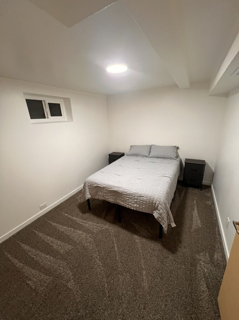 $1000 - Private Rooms For Rent