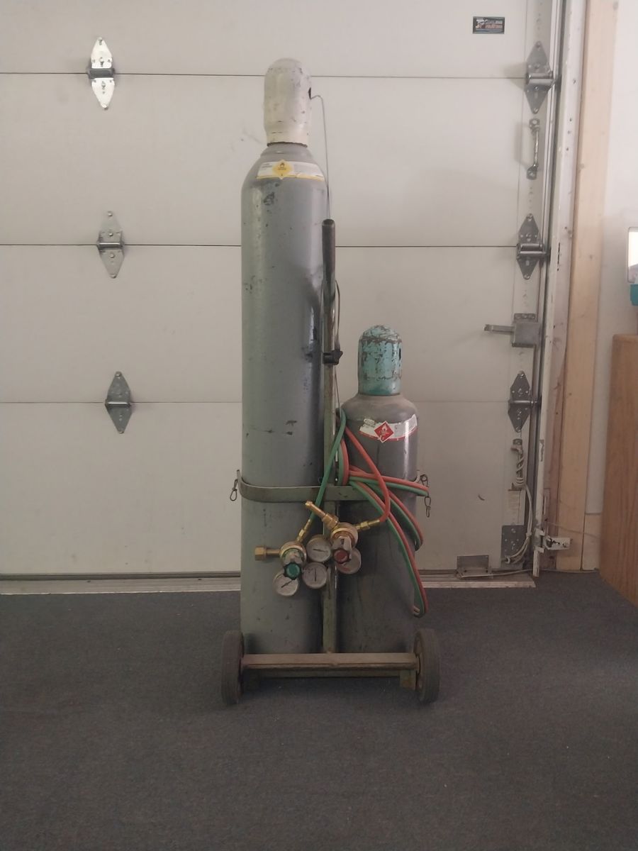 Mid-Duty Oxy-Acetylene Torch Kit with Rolling Cart.