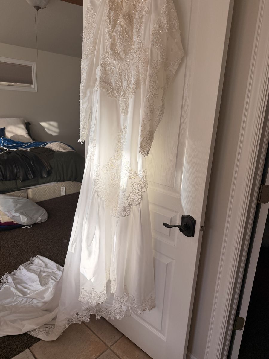 Vintage Alfred Angelo Size 12 Wedding Gown 