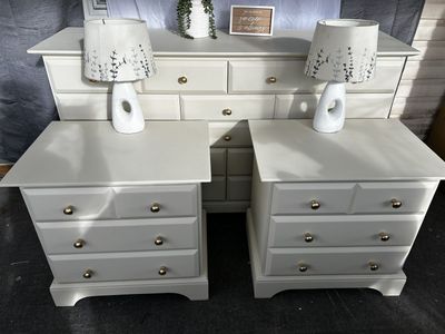 Dresser And Nightsand Set