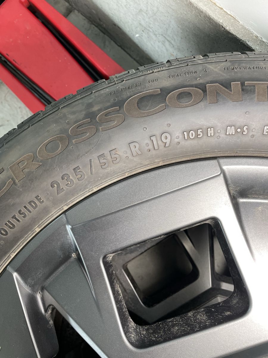 Tires Set Size 235/55 R 19