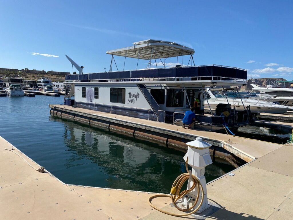 Houseboat share Lake Powell