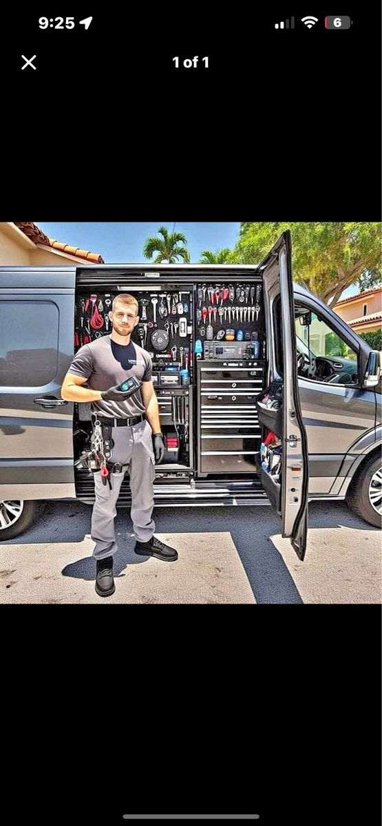 Professional Mobile Automotive Locksmith & Key Programming Setup