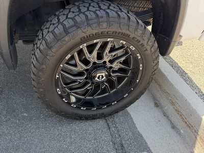 New 35x12.50r22 RT TIS wheels and tires 8x180