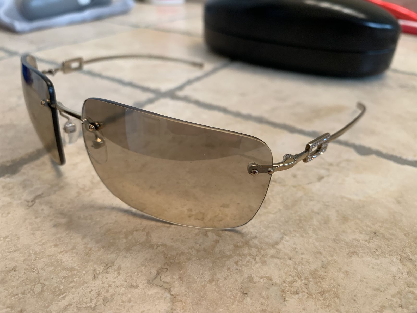GUCCI Sunglasses with hard case