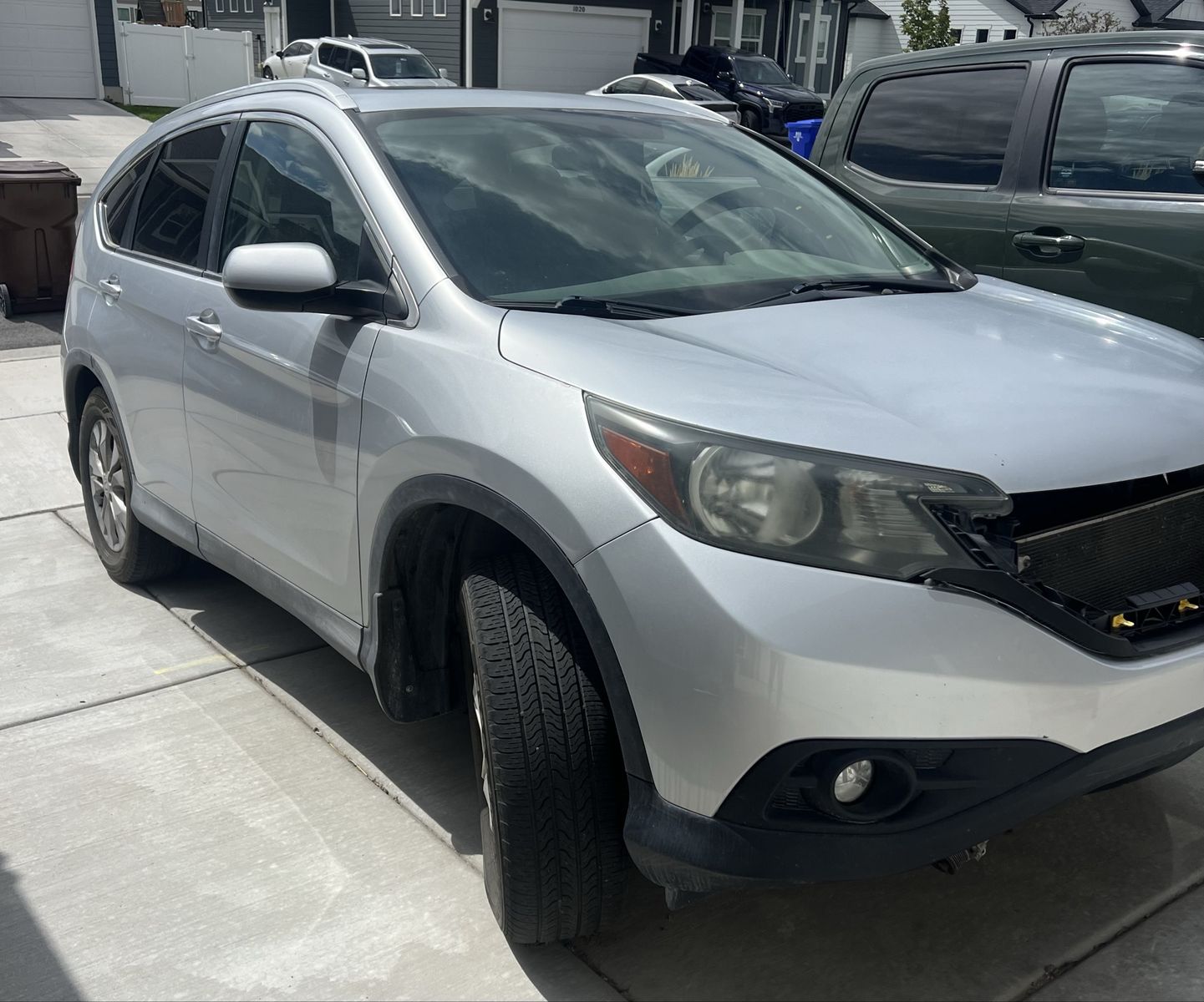 Silver Honda CR-V AWD Damaged Project Car