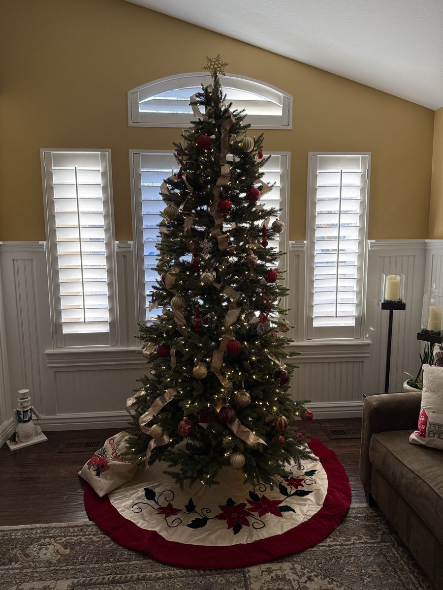 Balsam Hill 9’ Christmas Tree - Pre-Lit Artificial Tree, Green