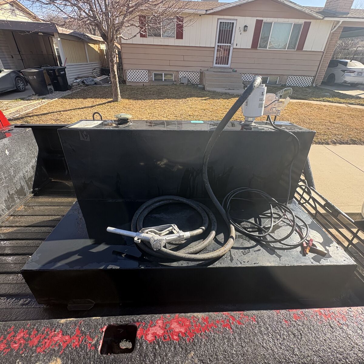 100 gal transfer tank & pump