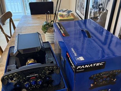 Fanatec Podium DD1 PS4/PC + F1 Wheel + Advanced Paddle Module