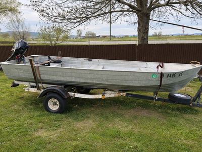 14’ Aluminum Fishing Boat w/ trailer