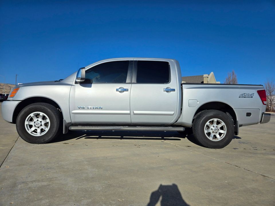 2005 NISSAN TITAN LE