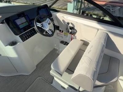 2025 SeaRay 270 Surf