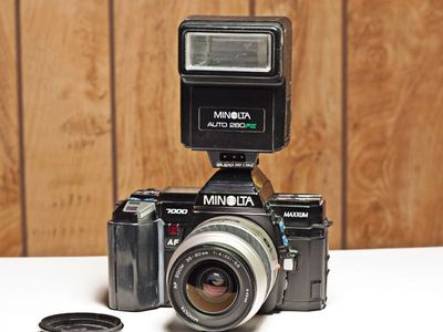 Minolta Maxxum 7000 w/Minolta AF Zoom 35-80mm, f/4-5.6 Macro Lens, Minolta Auto 280PX Flash and More!