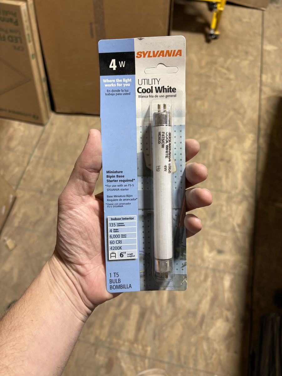 36 NEW Sylvania F4T5CW/BL/1/6 4W T5 Fluorescent Bulbs – NOS-BULK PRICE AVAILABLE