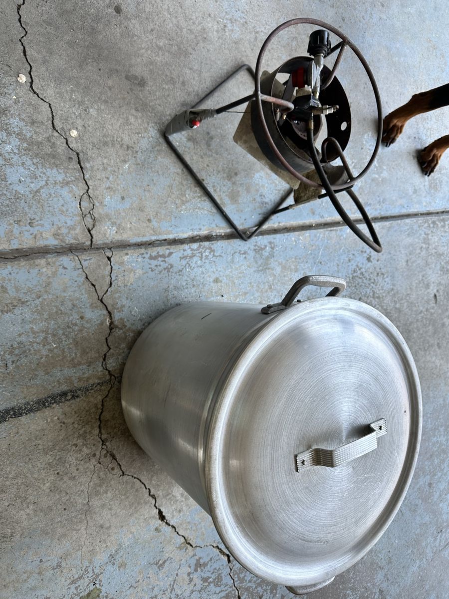 Outdoor Propane Turkey Fryer & Large Aluminum Stock Pot with Strainer Basket Set and burner 