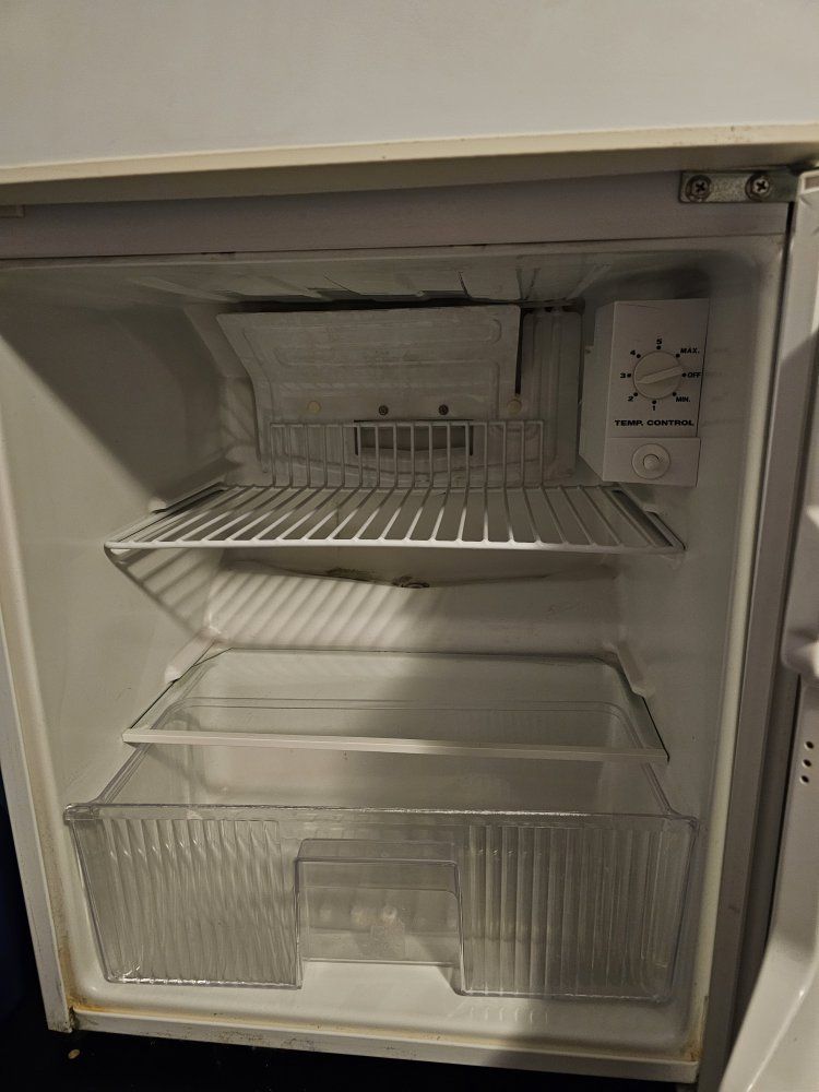 Kenmore Mini Fridge with freezer