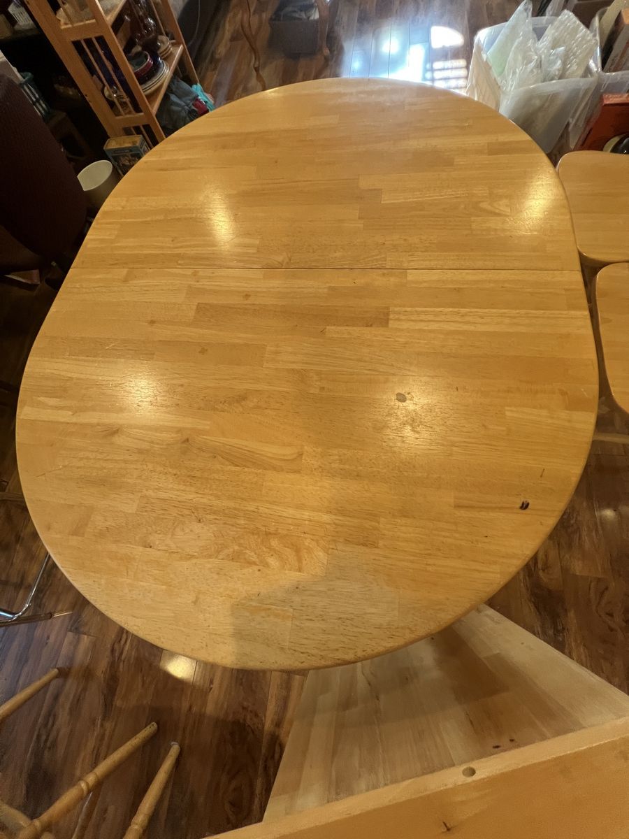 Solid Light Oak Extending Dining Table Set with 4 Spindle Back Chairs and Leaf