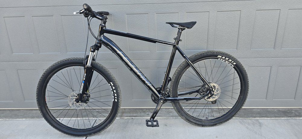 Fezzari Mt Bike - like new M-L/XL