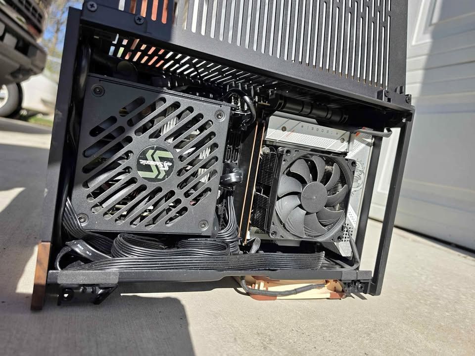 High-End Stealth Mini ITXGaming PC | Intel i9-13900K | RTX 3070 Ti | 32GB DDR5 | Fractal Terra