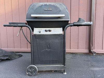 Char Broil Propane Grill With Cover